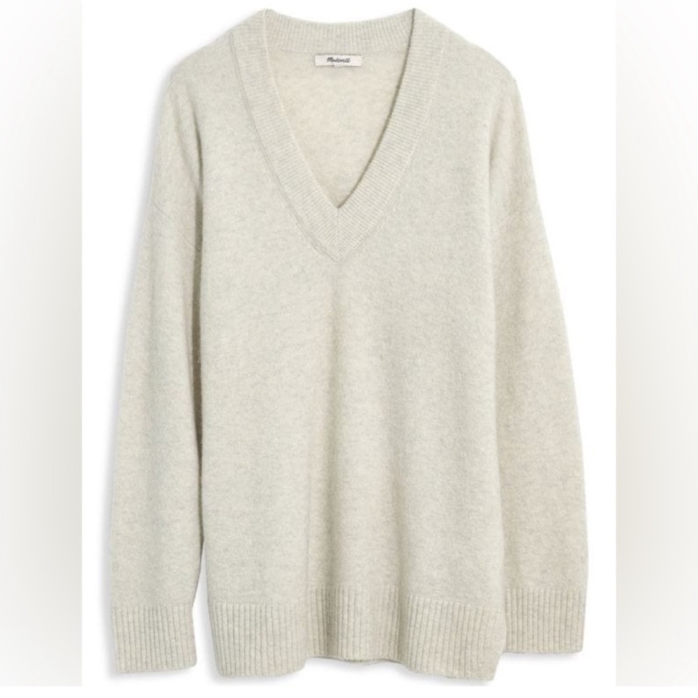 Madewell Heather Gray Bartlett V-Neck
Wool Sweater NWT - Picture 2 of 4